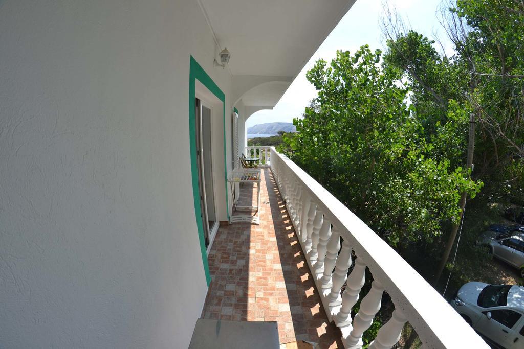 Apartmani Jenny I Tania Lopar Exterior foto