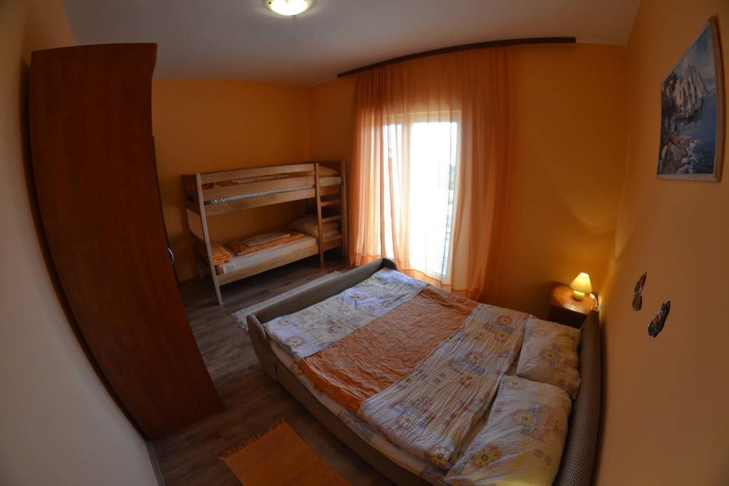 Apartmani Jenny I Tania Lopar Exterior foto
